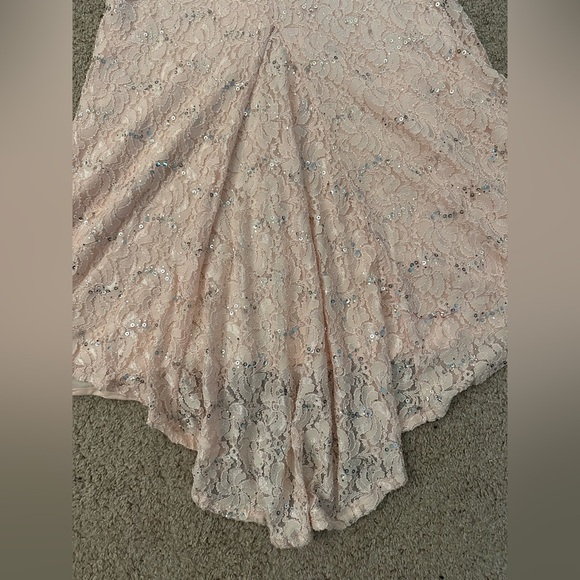 My Michelle Blush Pink Lace Sequin Gown – Size 5 - Picture 10 of 15